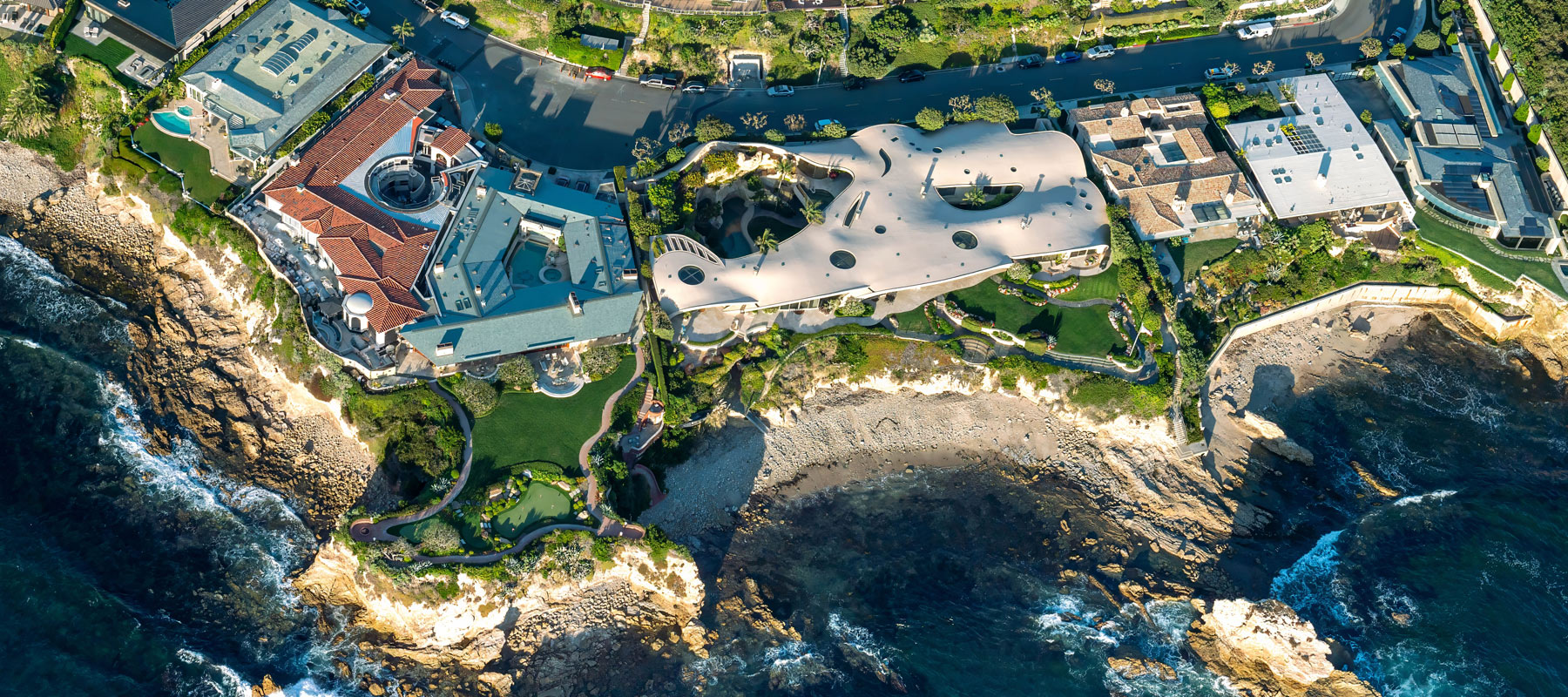 Beachfront estates on the cliffs of Corona del Mar, California